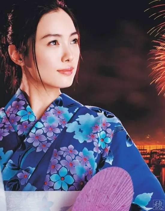 《我不是药神》8项提名领跑 2019-10-22 10月22日，第28届中国金鸡百花电影节暨第32届中国电影金鸡奖新闻发布会在京举行，会上揭晓了本届金鸡奖的提名名单。